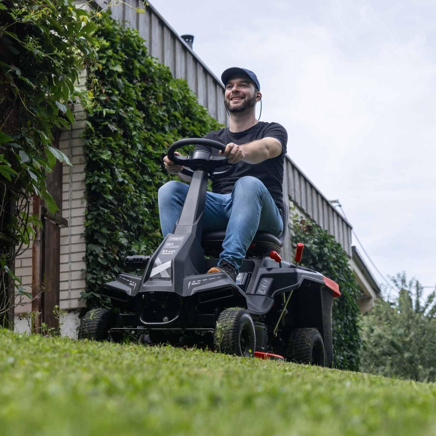 Tondeuse autoportée Scheppach MR235-61 – 61 cm, 6CV, Bac 150L, LED